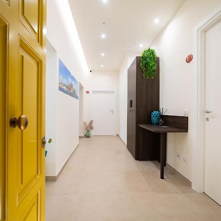 Numisia Guest House 泰拉奇纳 外观 照片